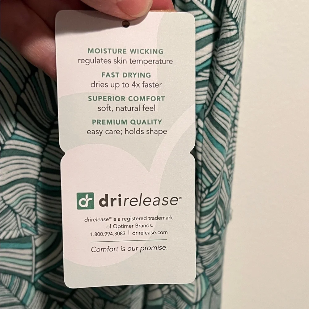 Title Nine Green and White Geometric Dress - Picture 6 of 10